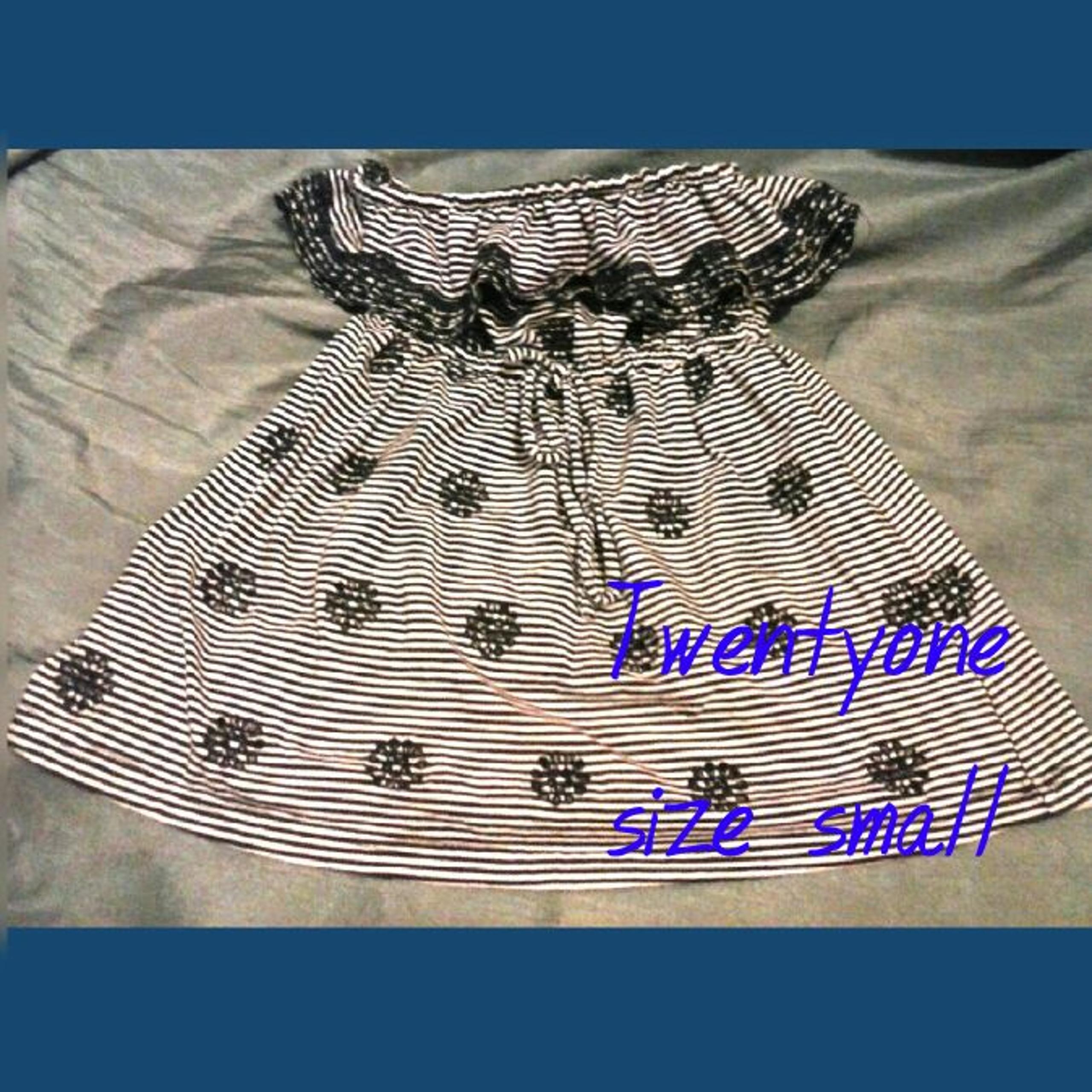 Twentyone Off The Shoulder Top sm