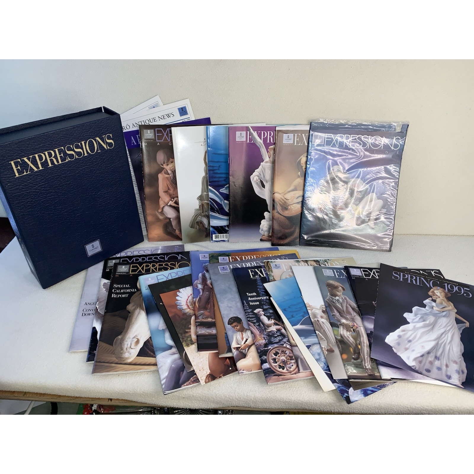 7 Pounds LLADRO Collectors Society Expressions Magazines in Box Dates 1990s READ