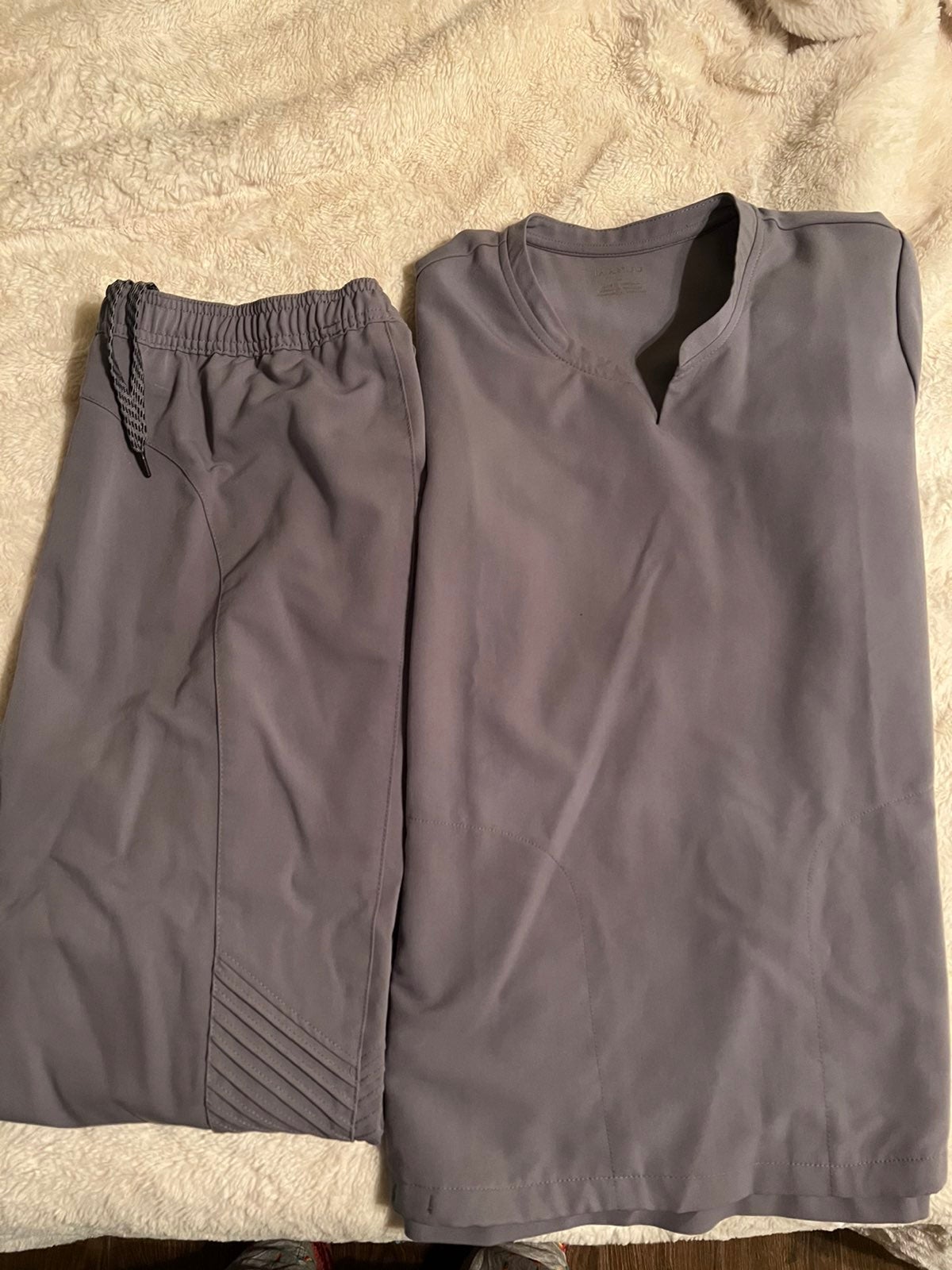 Jaanuu scrubs set L top + L bottoms