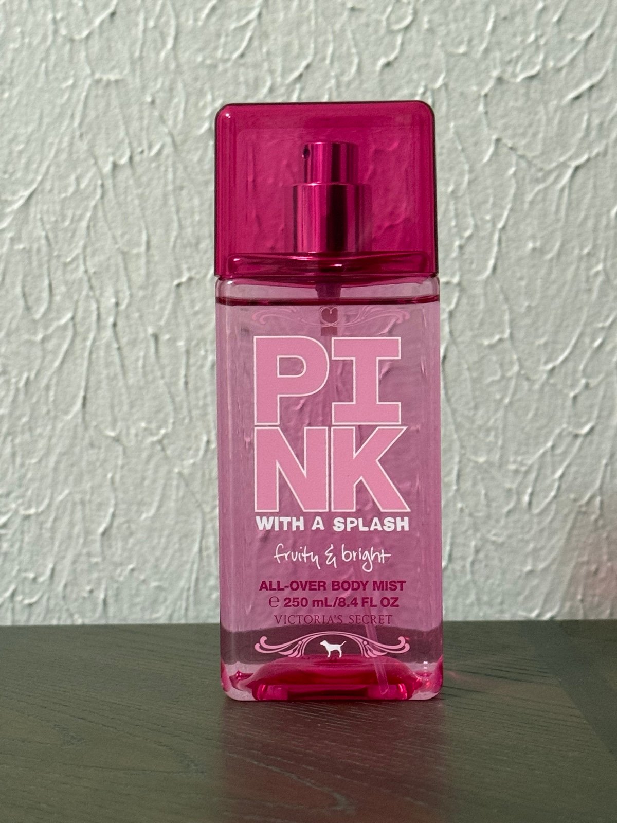 VICTORIA'S SECRET PINK WITH A SPLASH FRUITY & BRIGHT ALL OVER BODY MIST 8.4 oz
