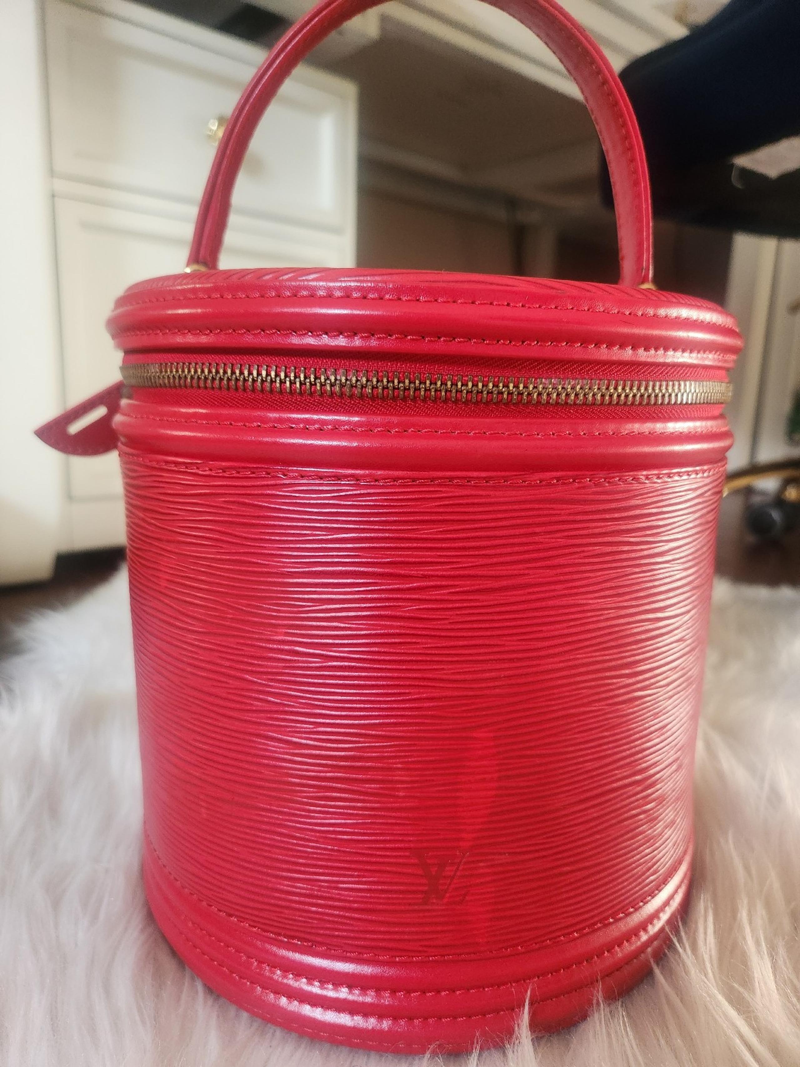 Louis Vuitton Bucket bag