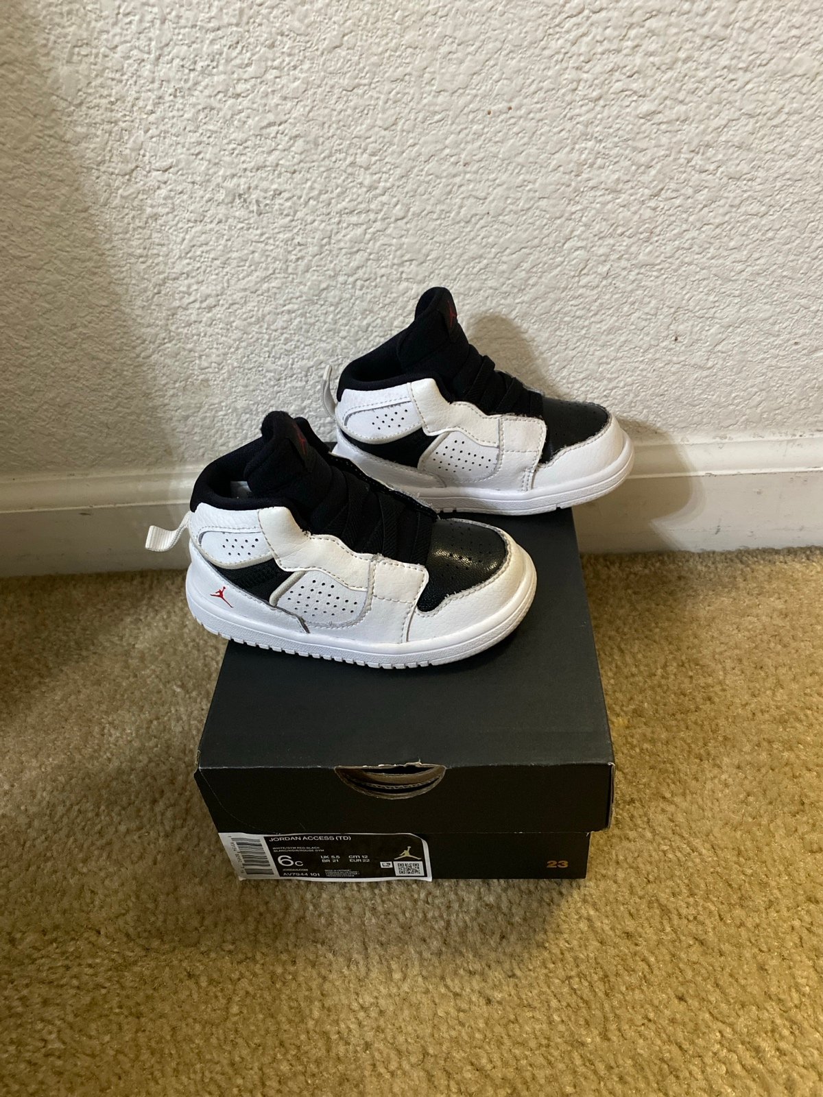 Nike Jordan access