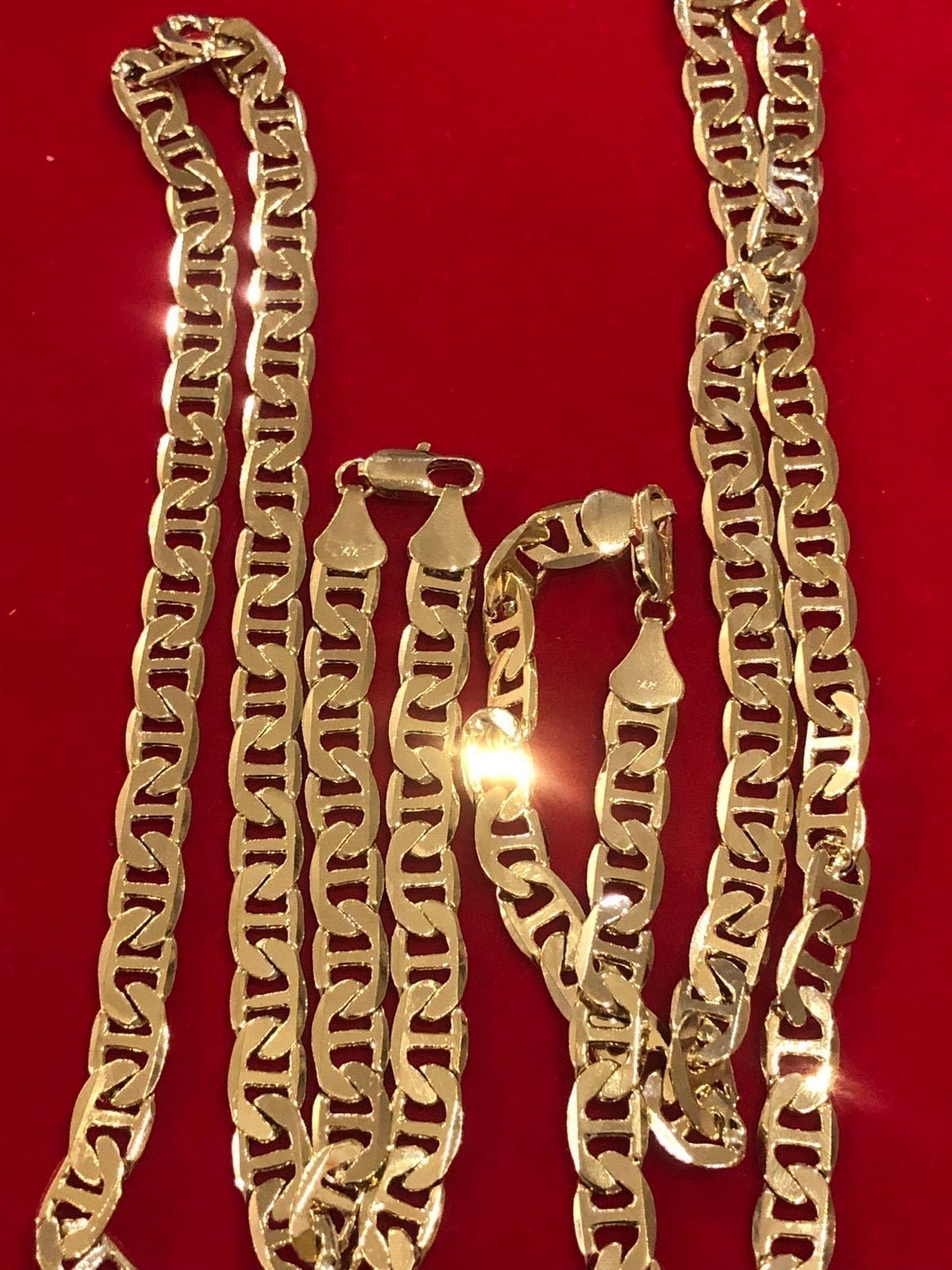Marina chain 24inches 14ktgf stamped 2 chains
