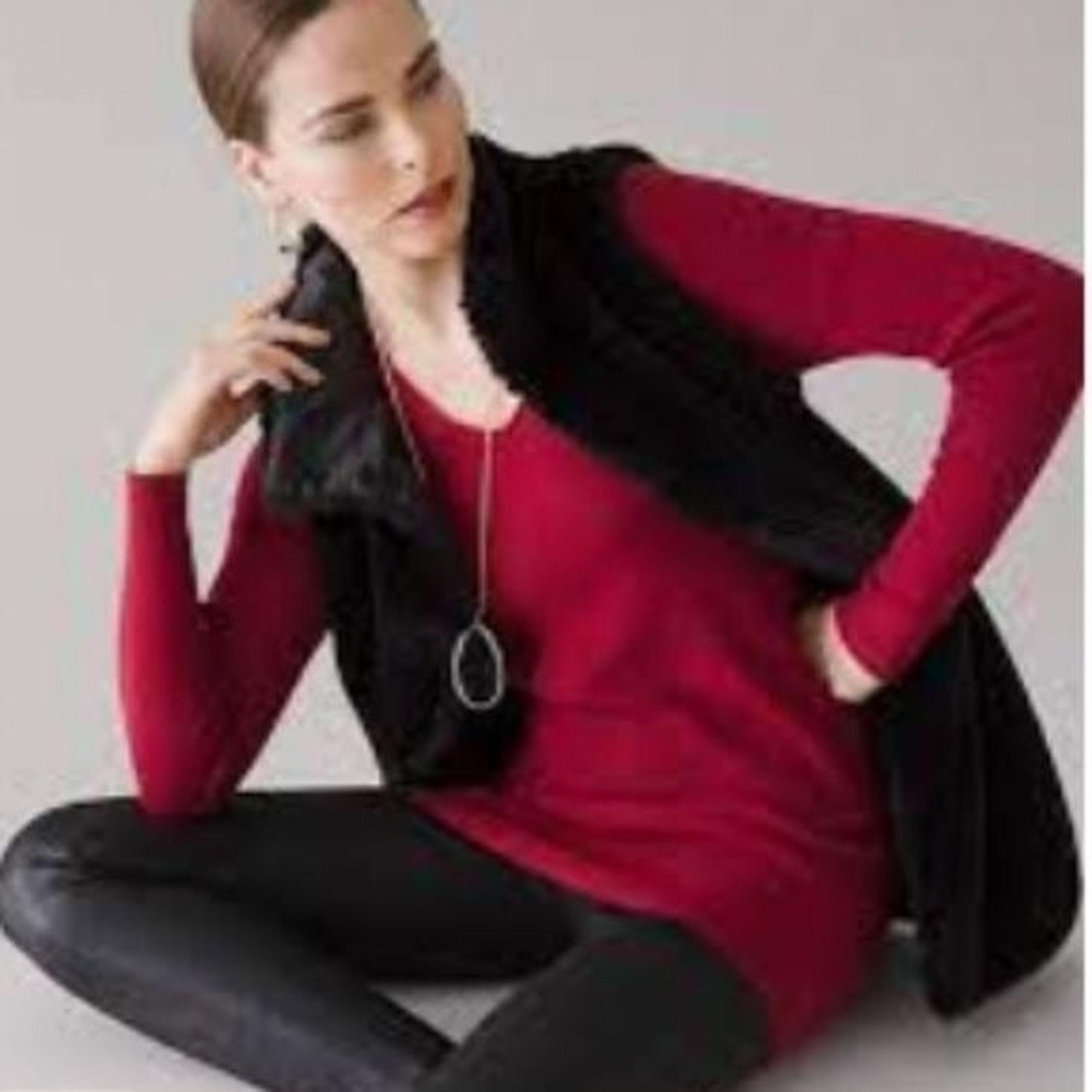 White House Black Market Long Sleeve Ribbed V Neck Sweater Pullover Burgundy S