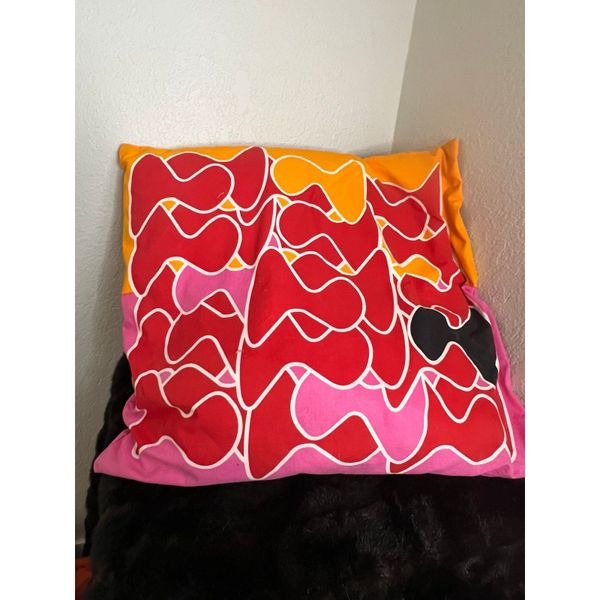 IKEA BETTAN PINK BLACK ORANGE GROOVY ZIPPERED PILLOW 24 X 24