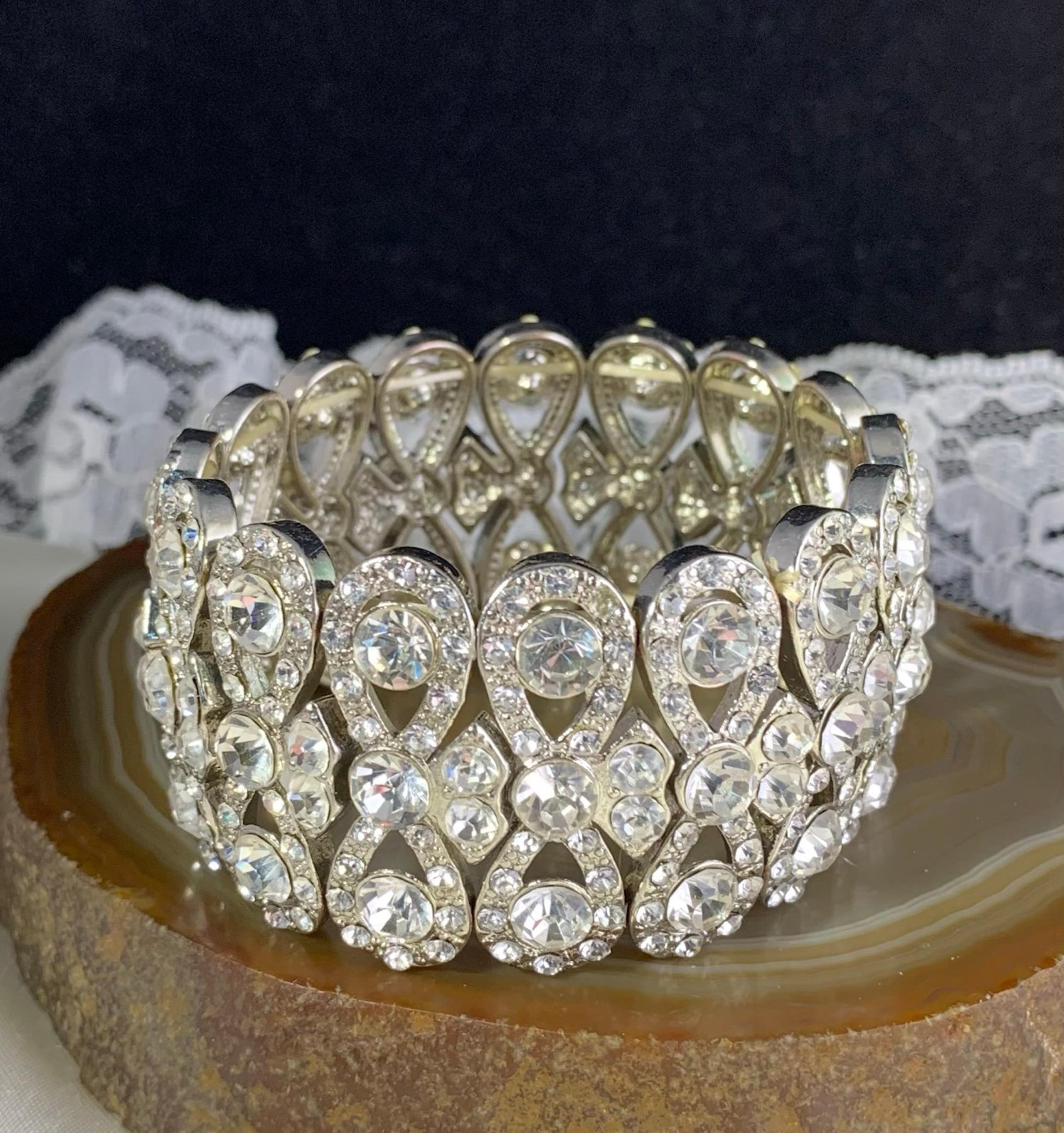 SILVER TONE RHINESTONE CHUNKY STRETCH BRACELET