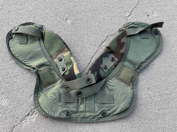 GENUINE USGI WOODLAND YOKE AND COLLAR PROTECTOR WITH INSERTS - SIZE MEDIUM