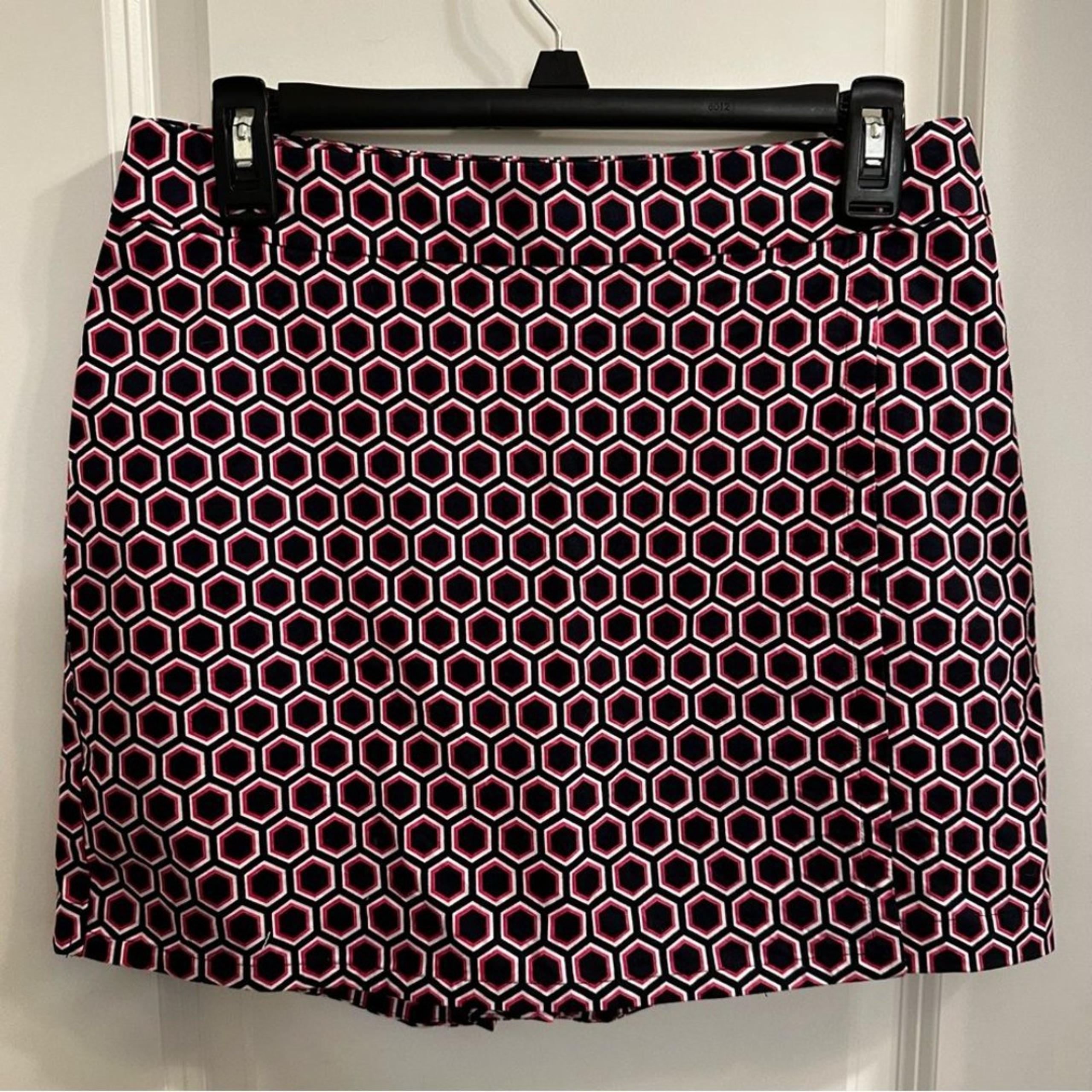 Talbots Navy, Pink & Wht Geometric Print Skort W/Side Zipper Women’s Petite sz 6