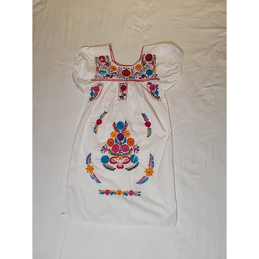 Vintage Oaxcana Mexican embroidered White Knee Mini dress Tunic Boho Peasant S