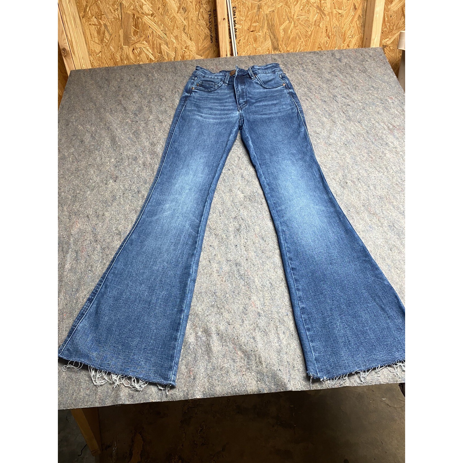 Women's Judy Blue Flare Leg Medium Wash High Rise Blue Denim Jean Size 7/28
