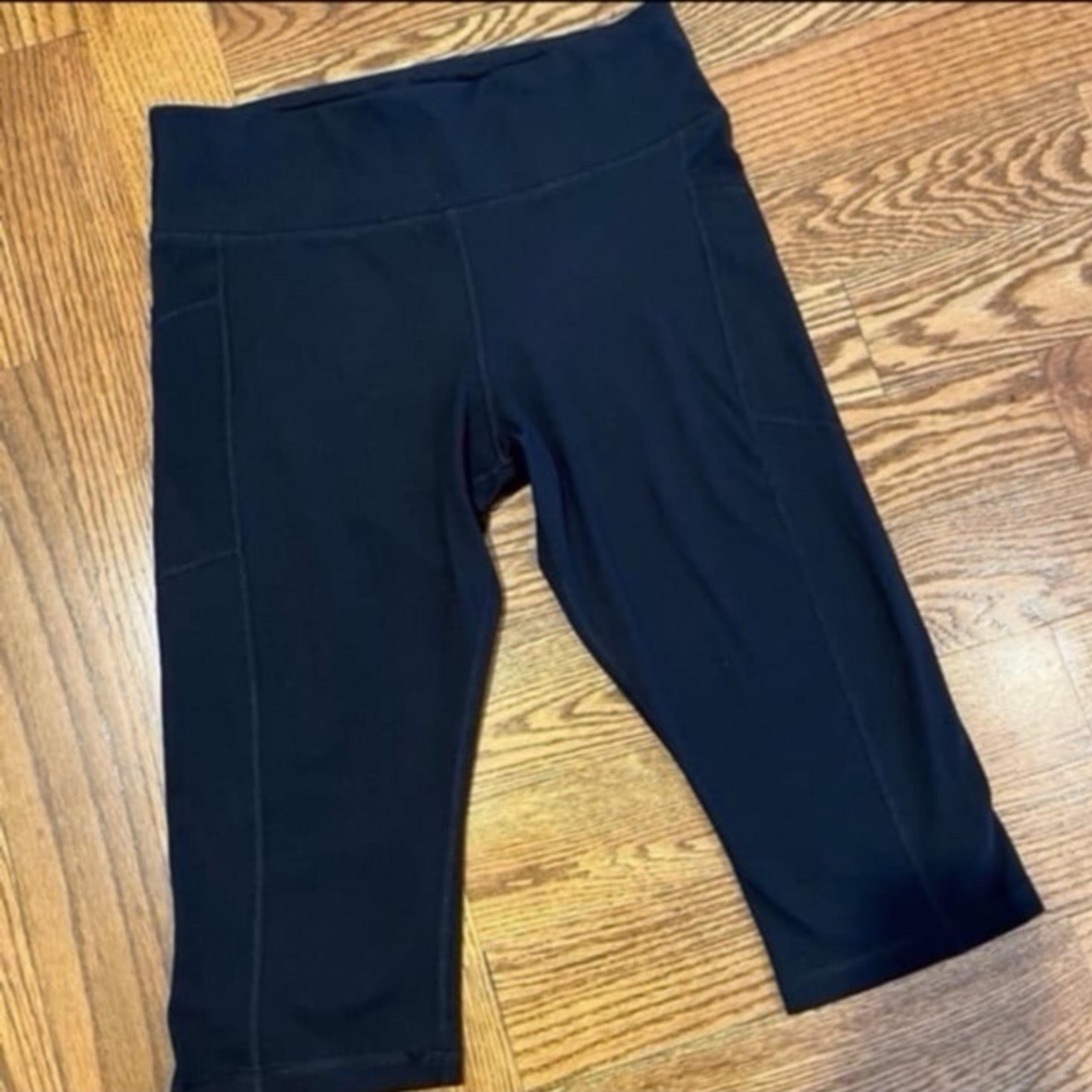 DKNY sport women black cropped leggings with pockets