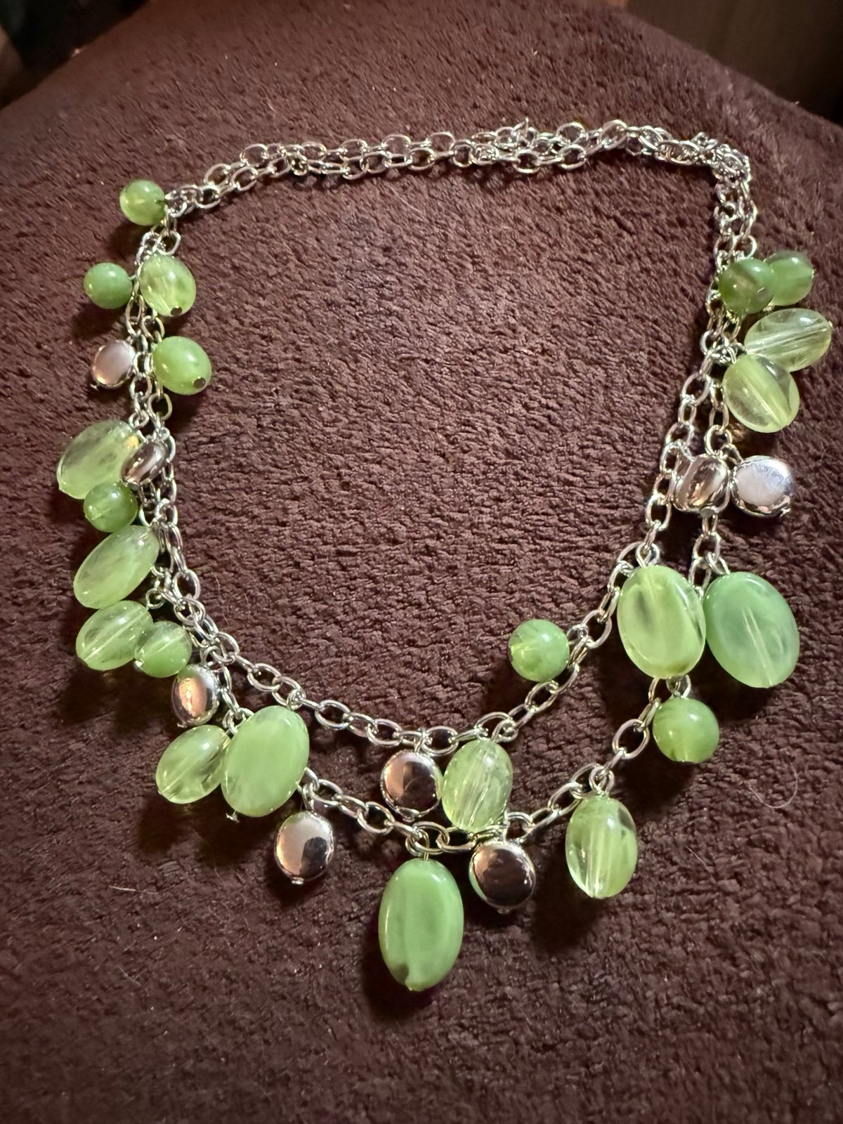 Necklaces a bundle of 9 vintage there very pretty different colors and styles