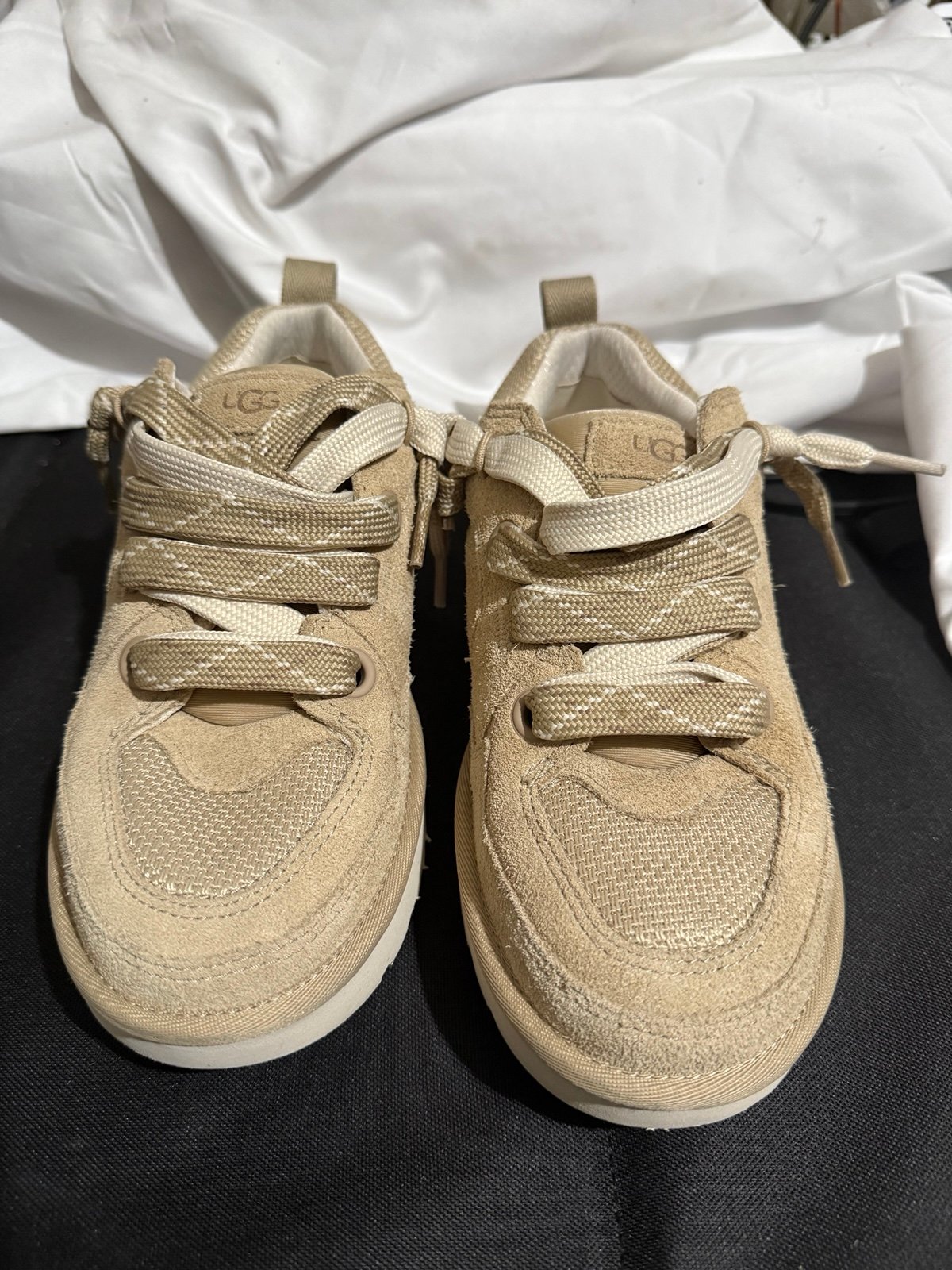 UGG Lo Lowmel Suede Sneakers W/Size 9