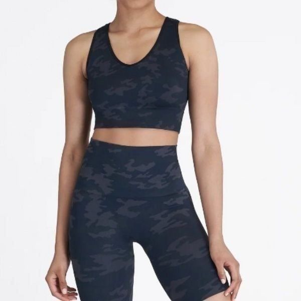 NWT Spanx Look at Me Now Seamless Crop Top in Size 1X Black Camo
