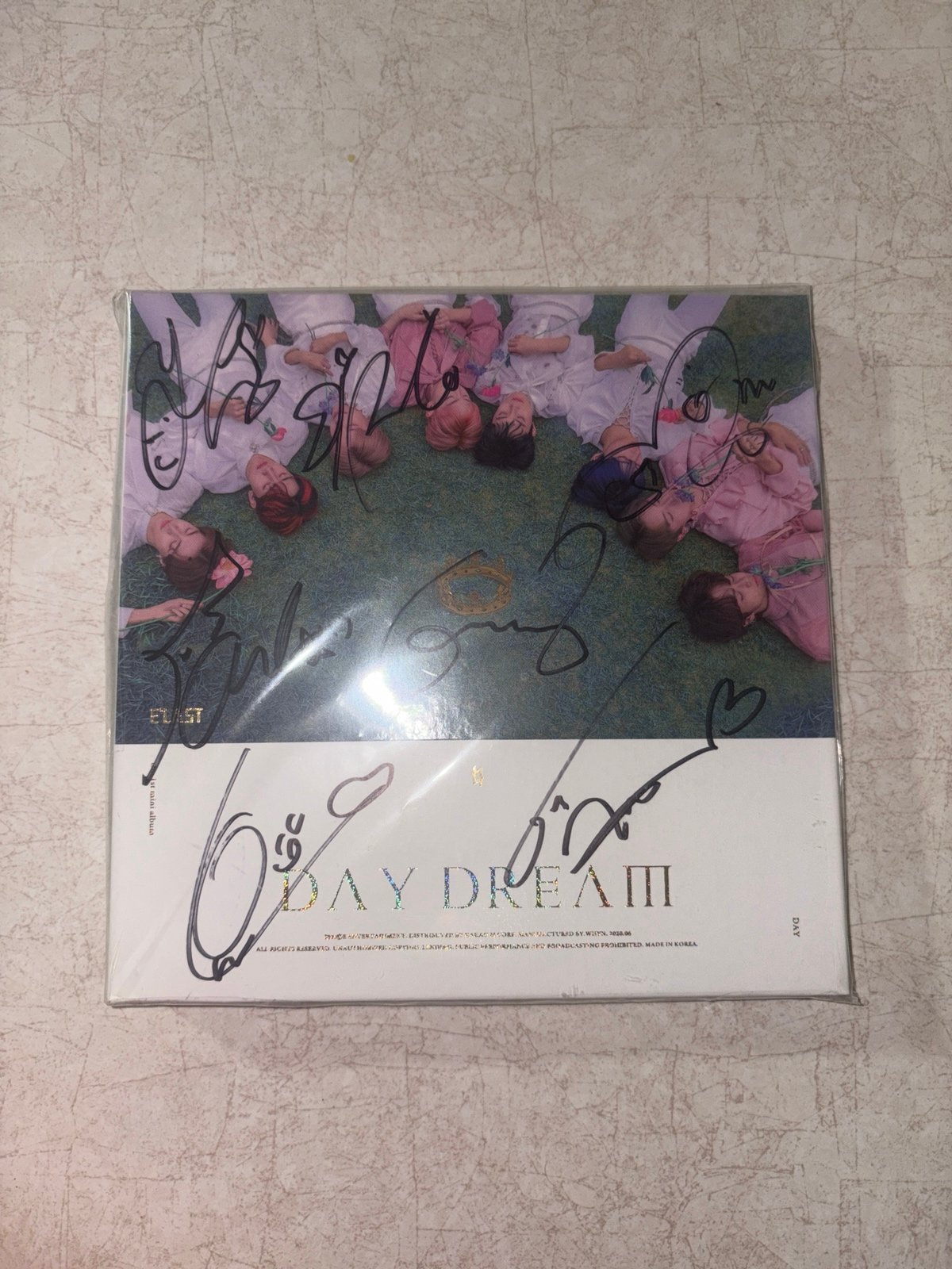 E’LAST signed album