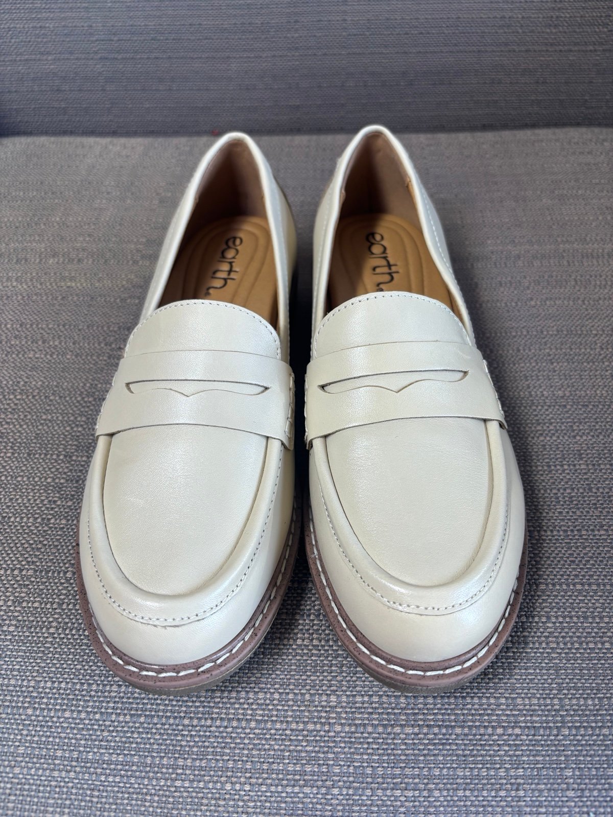 Earth Java White Leather Women’s Penny Loafers NWOT Size 5