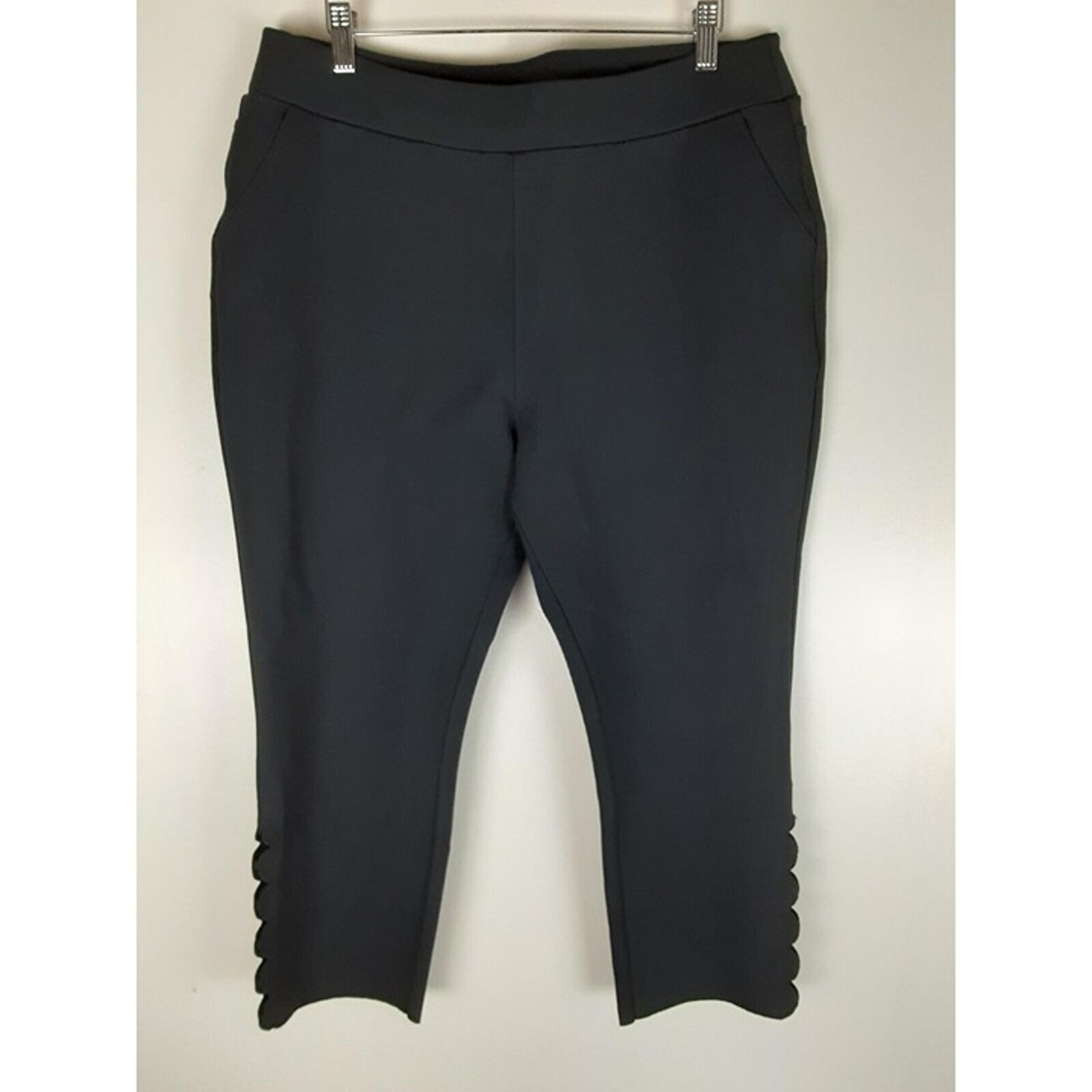 Soft Surroundings Black Pull On Capri Crop Pants Cutout Hem Pockets Stretch PL
