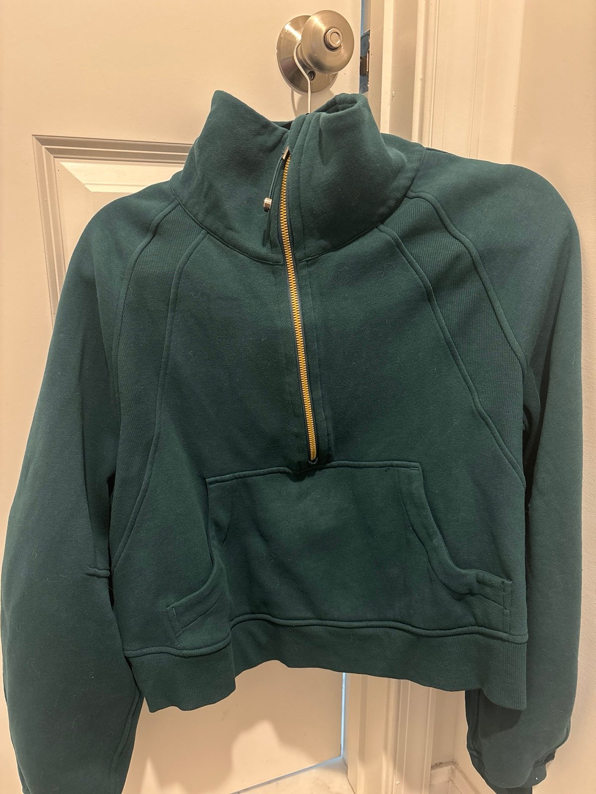 Lululemon scuba cropped half zip size M