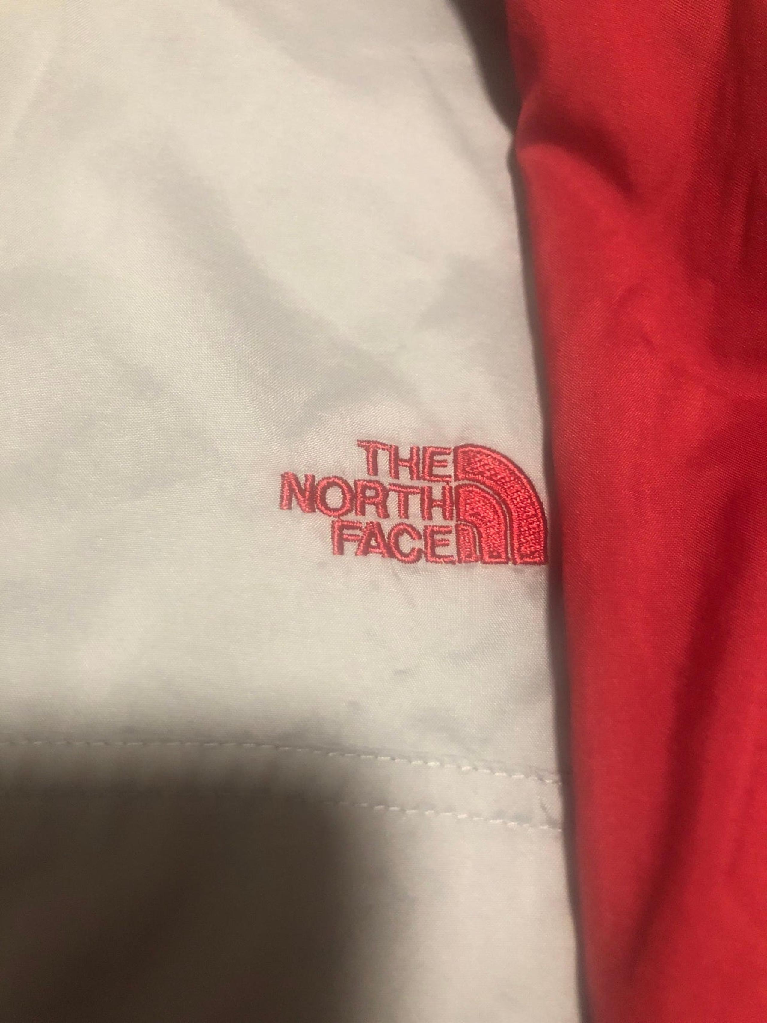 north face rain coat for men’s size M very nice