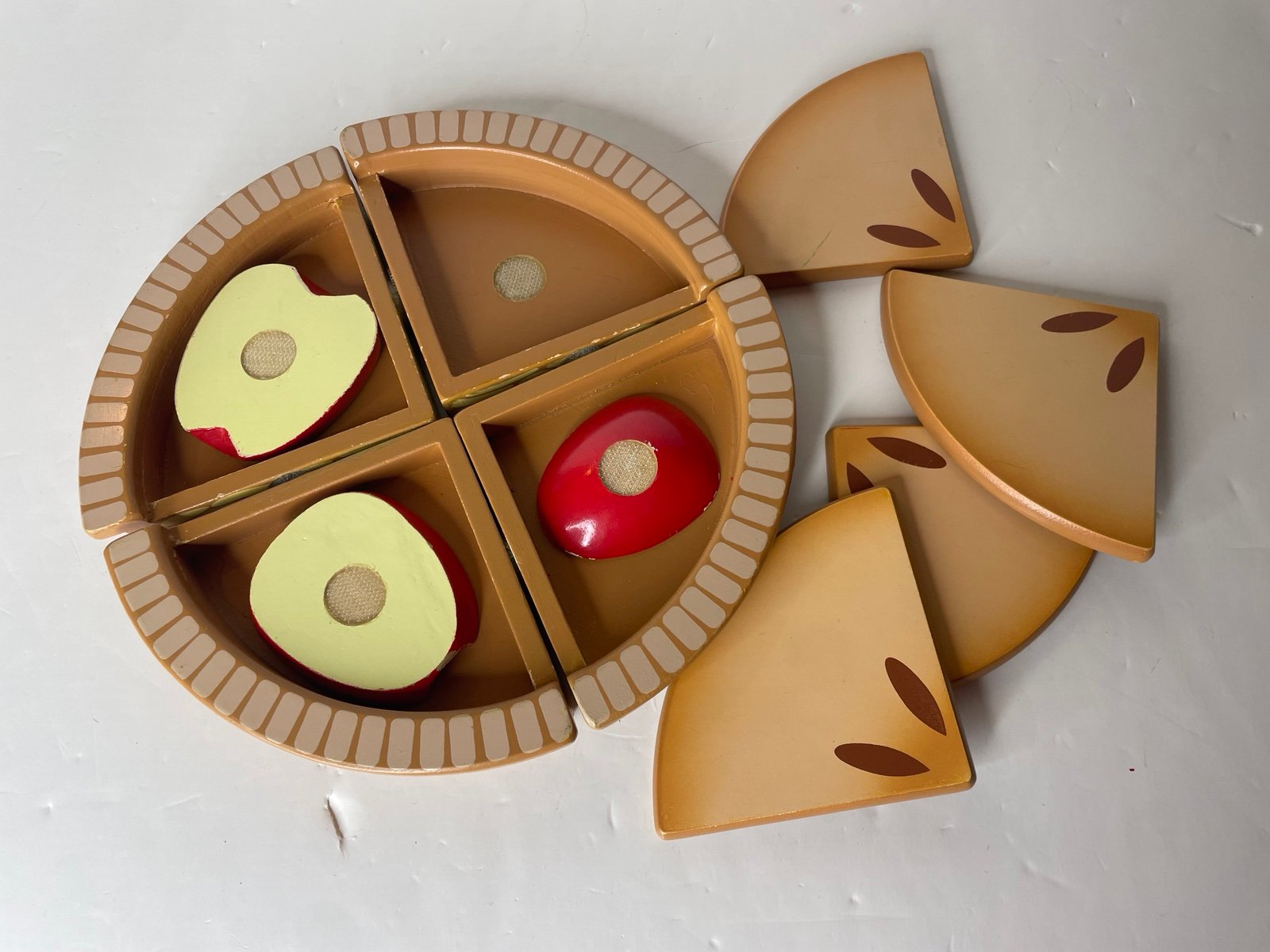 Melissa and Doug apple pie play pretend wooden Food
