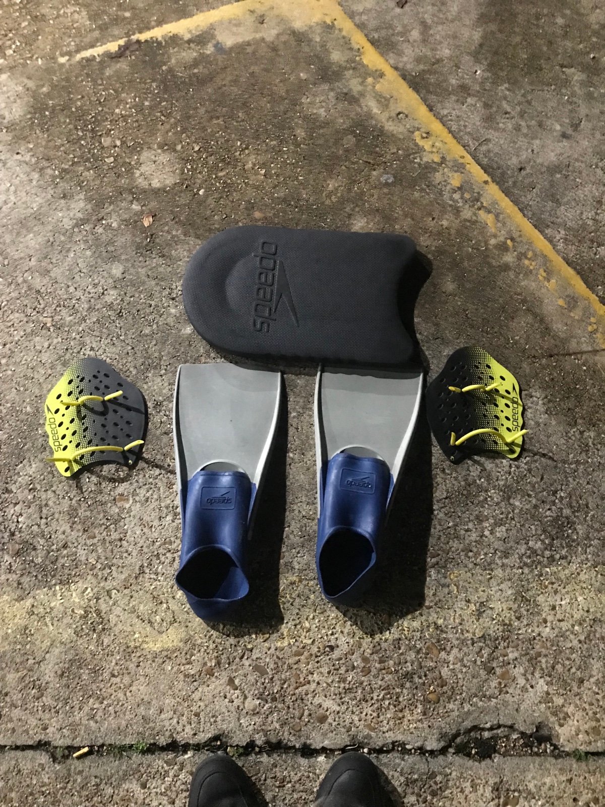 Speedo swim fins kickboard and hand paddles
