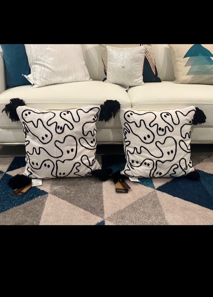 Spooky Haunted Ghost Throw Set 18x18