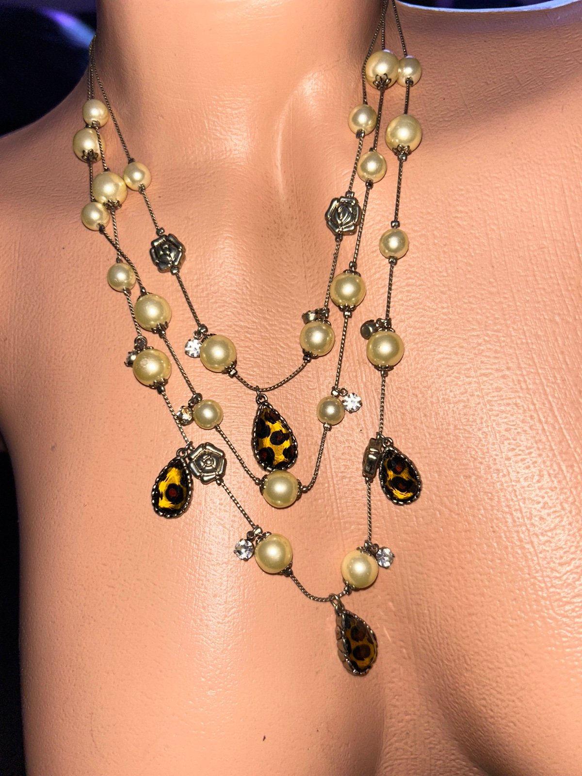 Betsey Johnson teardrop crystal lucite pearl layer charm Necklace vintage