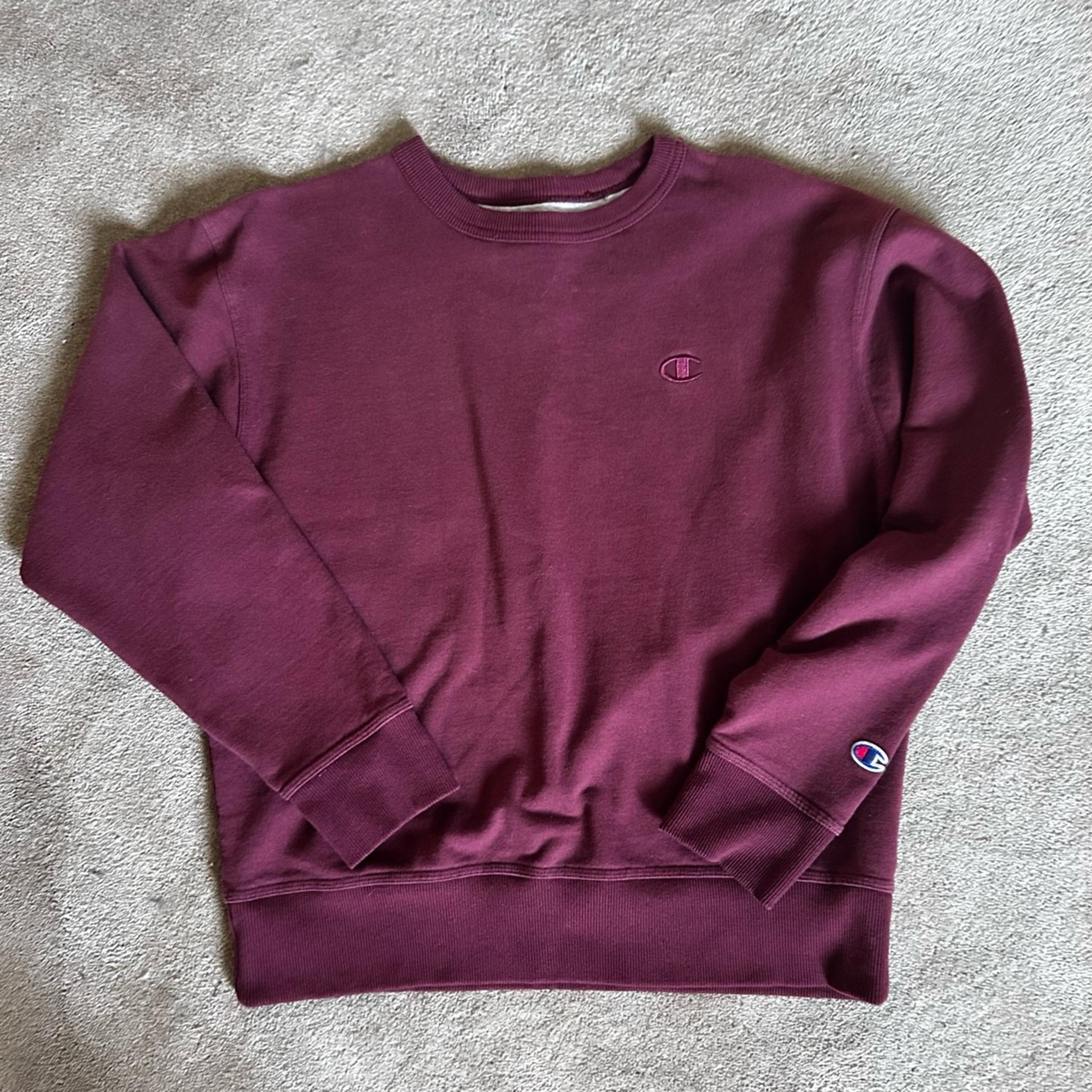 Champion Crewneck Sweatshirt. Maroon. Women’s size Medium.