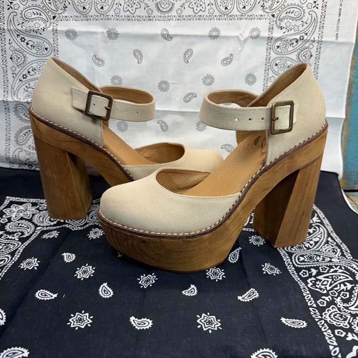 FreeBird By Steven Poppy Platform Maryjane Pumps Ankle Straps Beige Womans 10