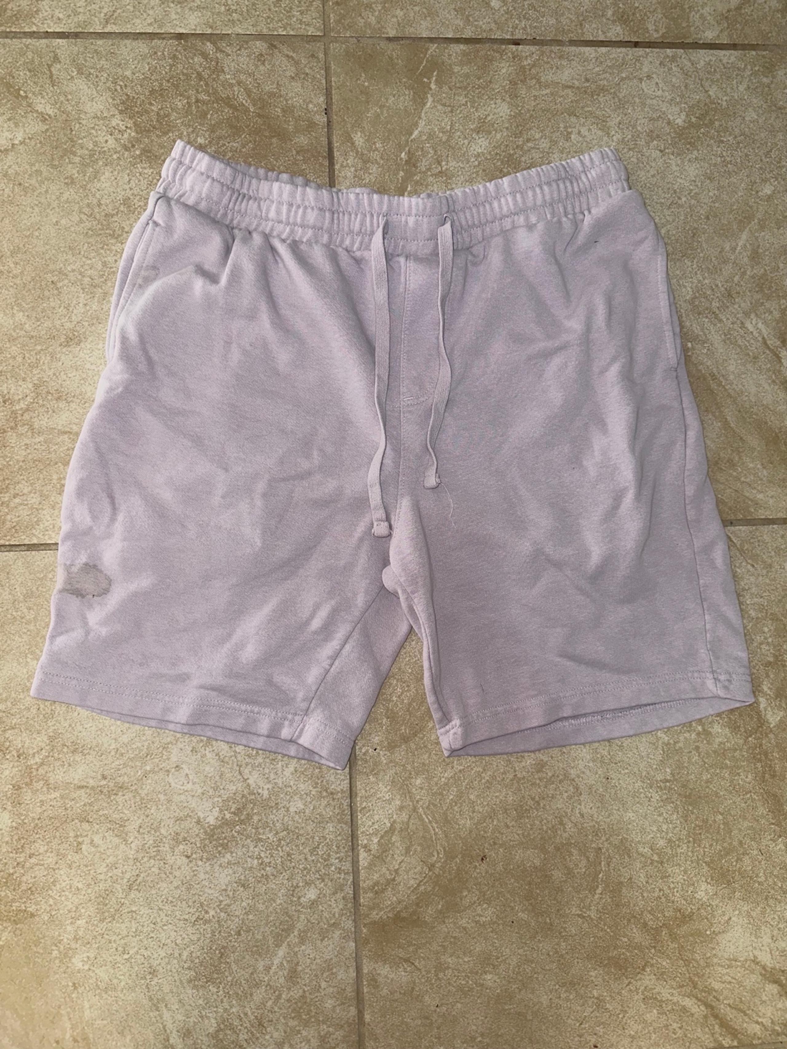 EUC men’s pastel lavender purple no boundaries sweat shorts!