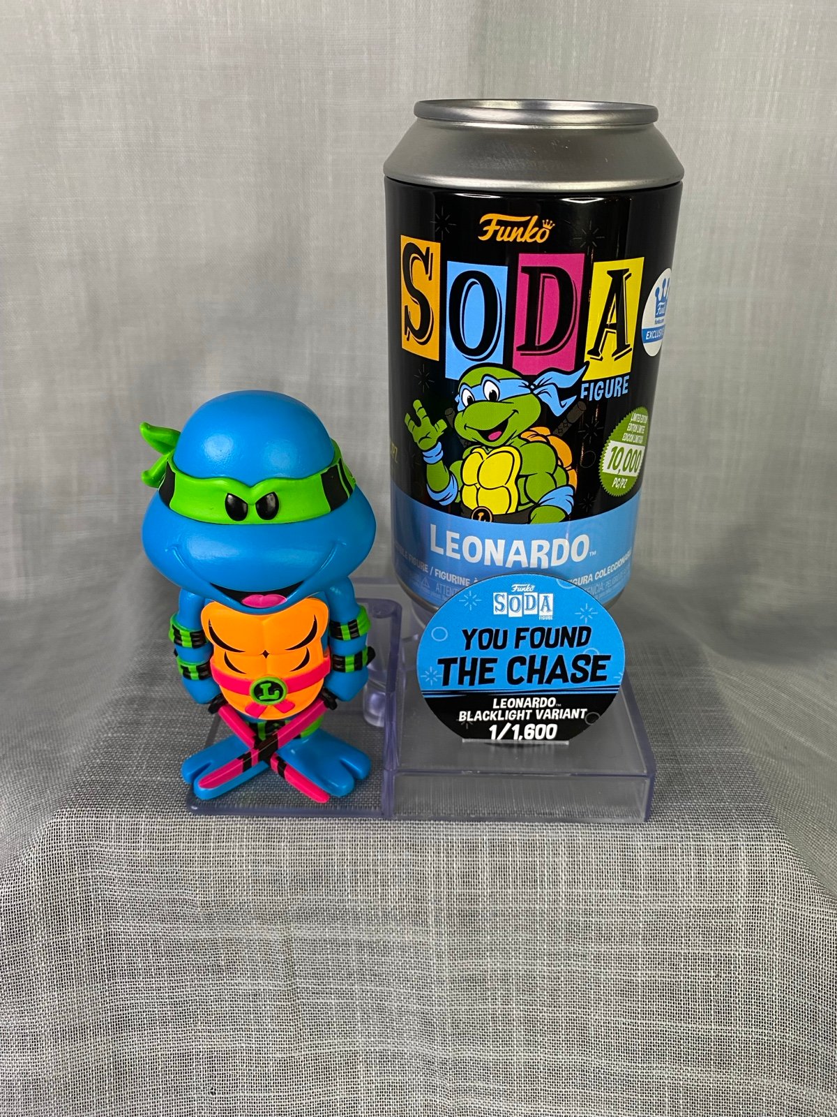 Funko Soda Chase - Blacklight Leonardo TMNT