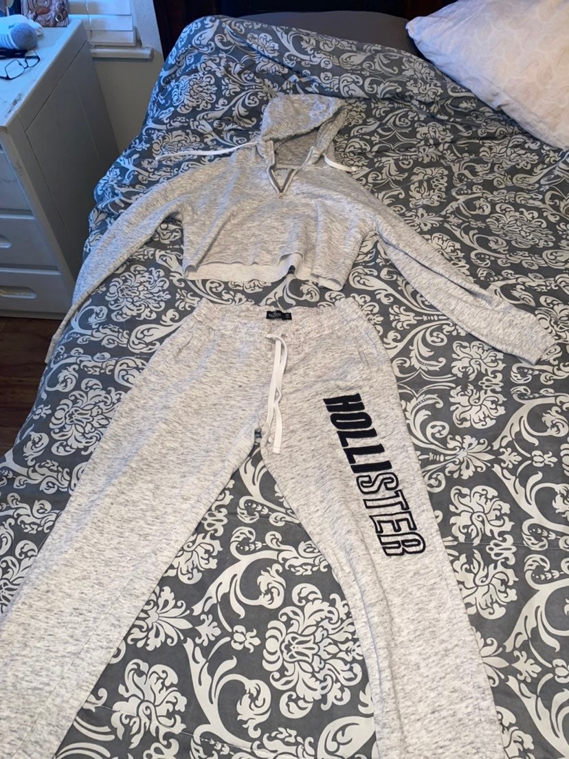 Hollister cropped shirt and sweats set