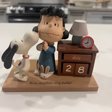 PEANUTS KISS ANOTHER DAY HELLO PERPETUAL CALANDER LUCY AND SNOOPY