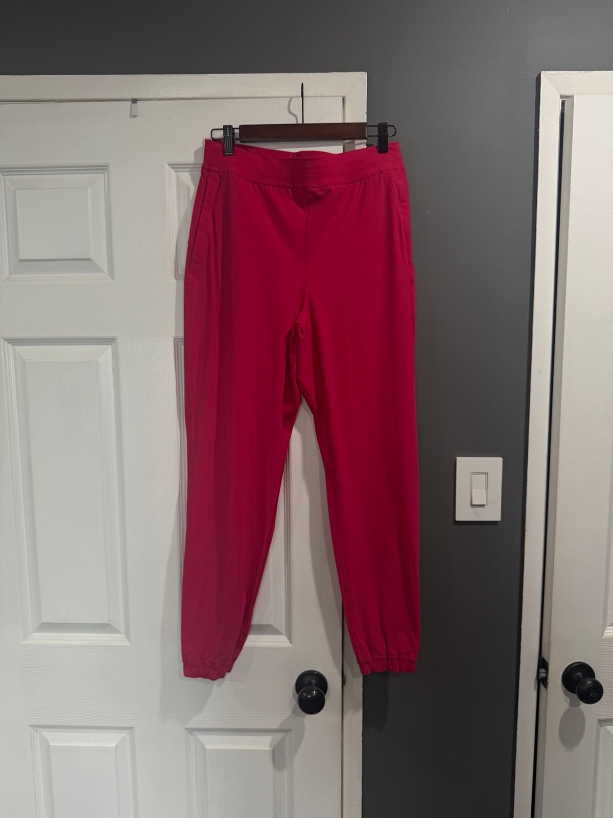 Lululemon vibrant red joggers