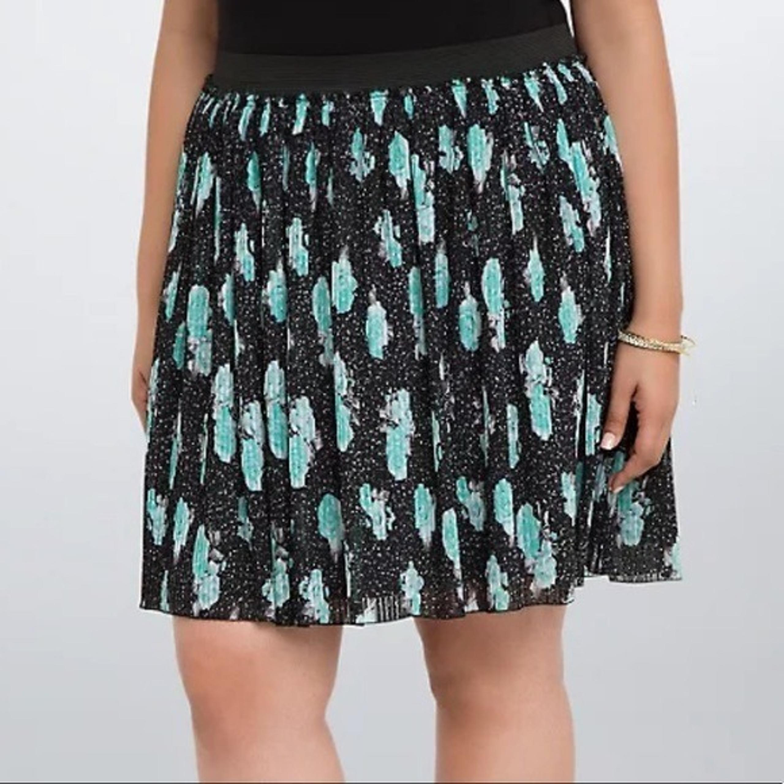 Torrid Floral Black Chiffon Pleat Skirt Twirly Turquoise