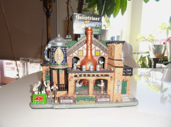 LEMAX YULESTEINER BREWERY GERMAN BEER ANIMATED SOUND LIGHTED CADDINGTON VILLAGE