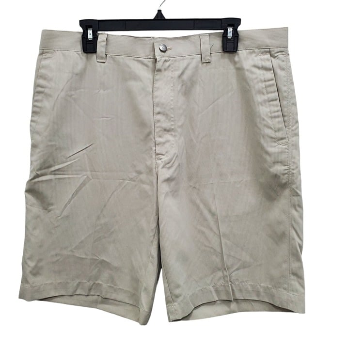 Callaway Men's Cream & White Pinstripe Flat Front Golf Shorts Size 34
