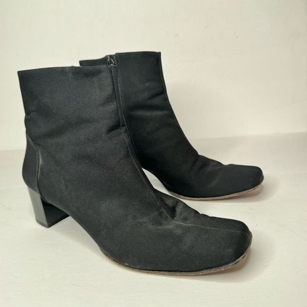 Vintage Salvatore Ferragamo ankle boots size 8.5