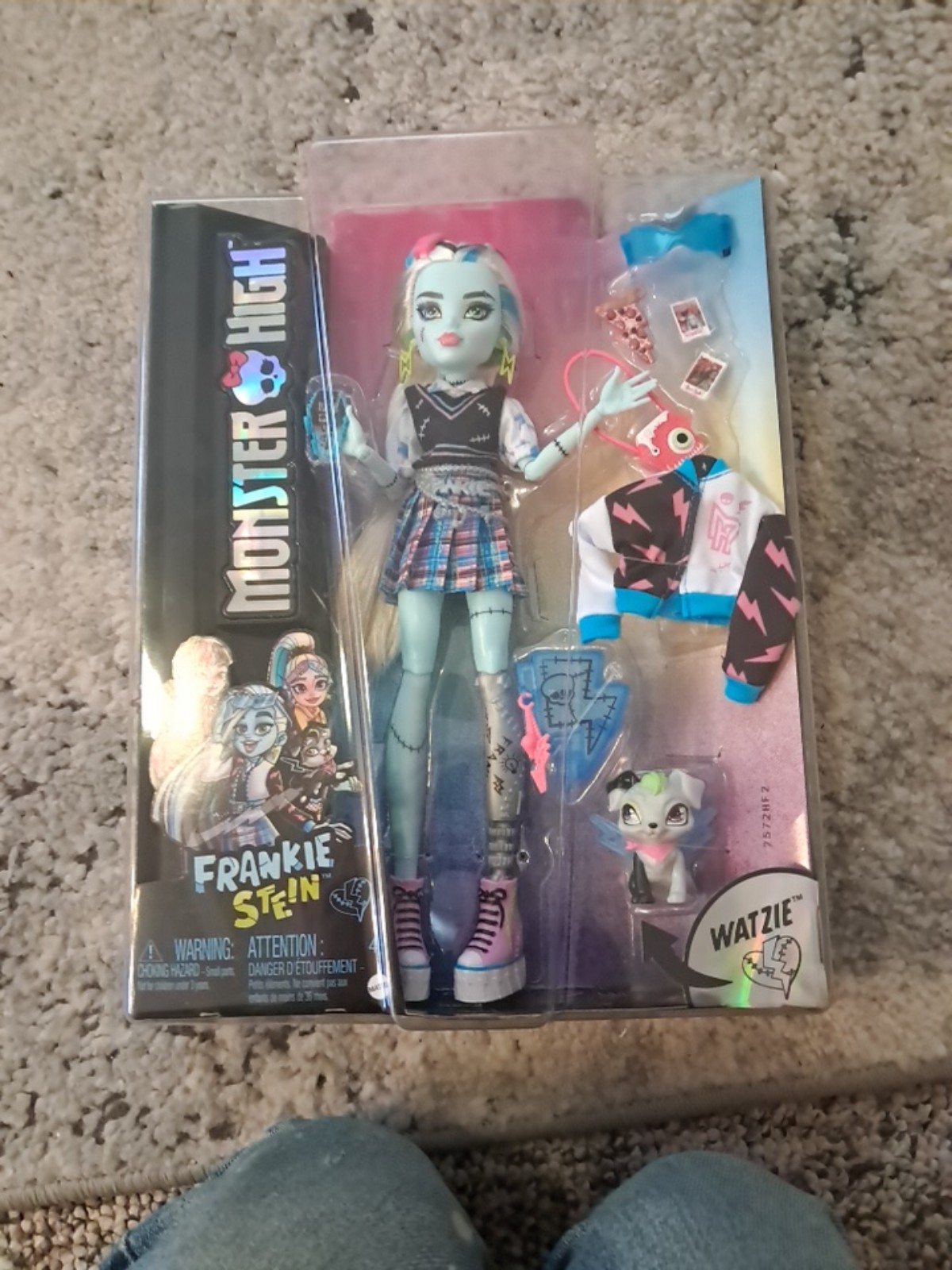 New In Package Monster High Reboot FRANKIE STEIN with Pet WATZIE and Acessories
