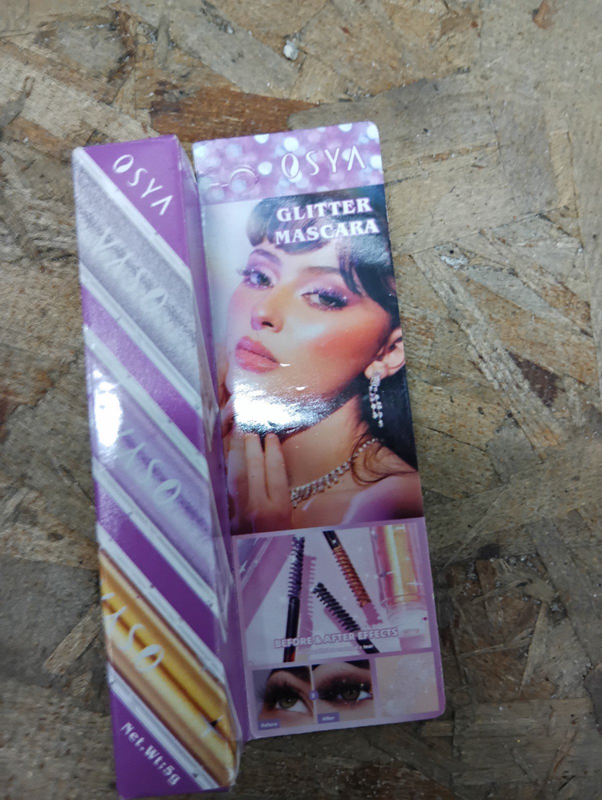 Mascara in Silver Color