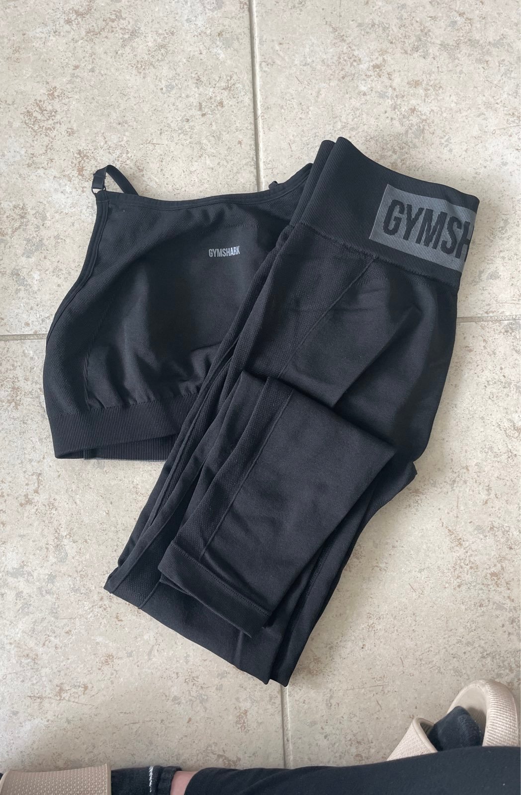 Gymshark - Black Set - Leggin Size S - Top Size M