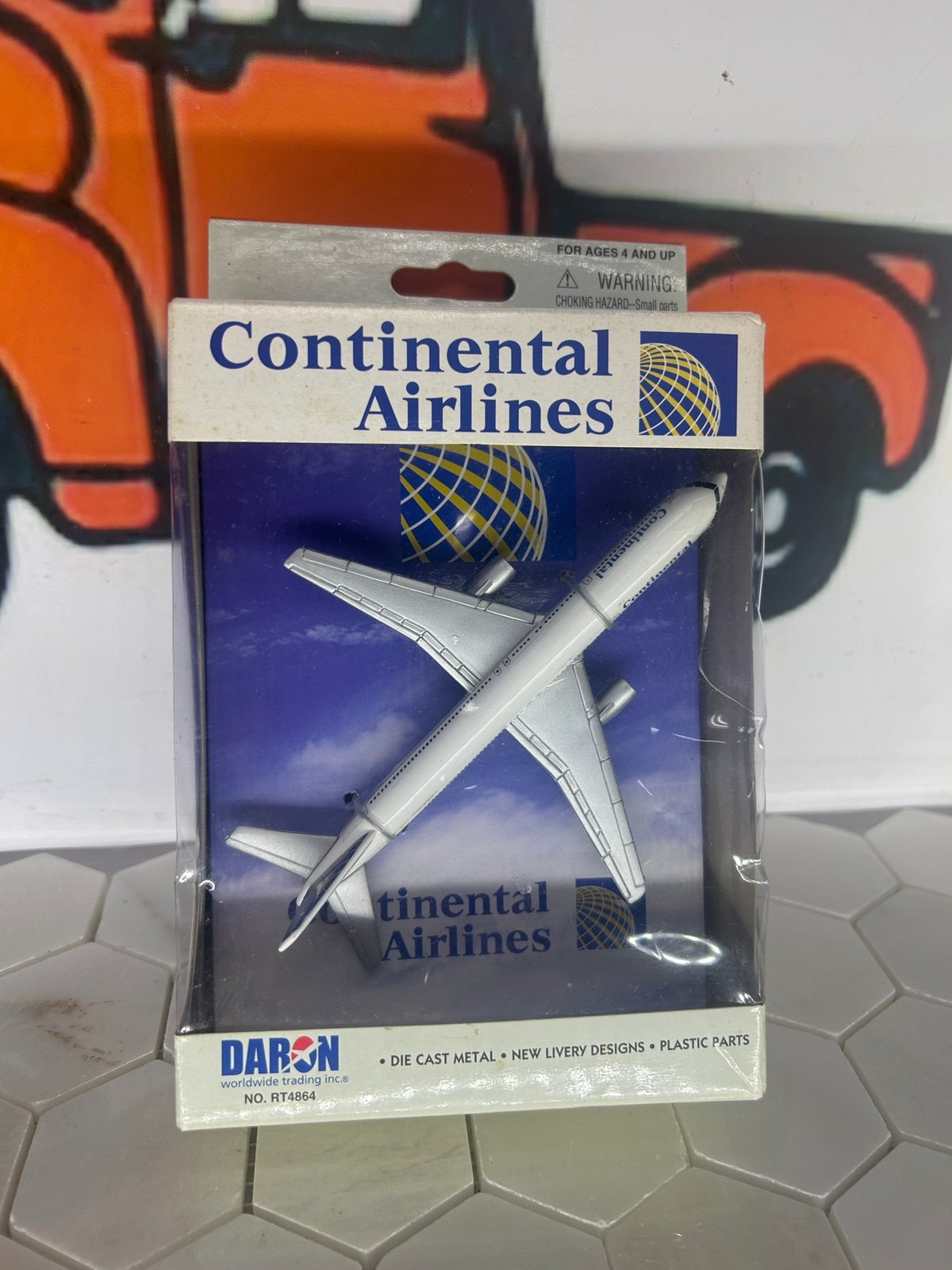 Continental Airlines Single Diecast Airplane No. 4864 New RARE Daron Realtoy
