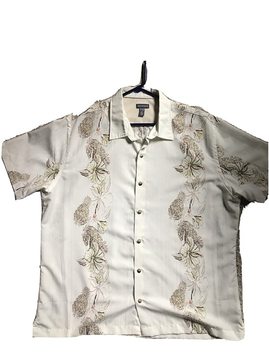 Mens Van Heusan Hawaiin Style Button Up XL (17/17 1/2) pineapples
