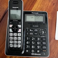 Panasonic Link2Cell KXTG985SK DECT 6.0 5-Handset Cordless Phones Read