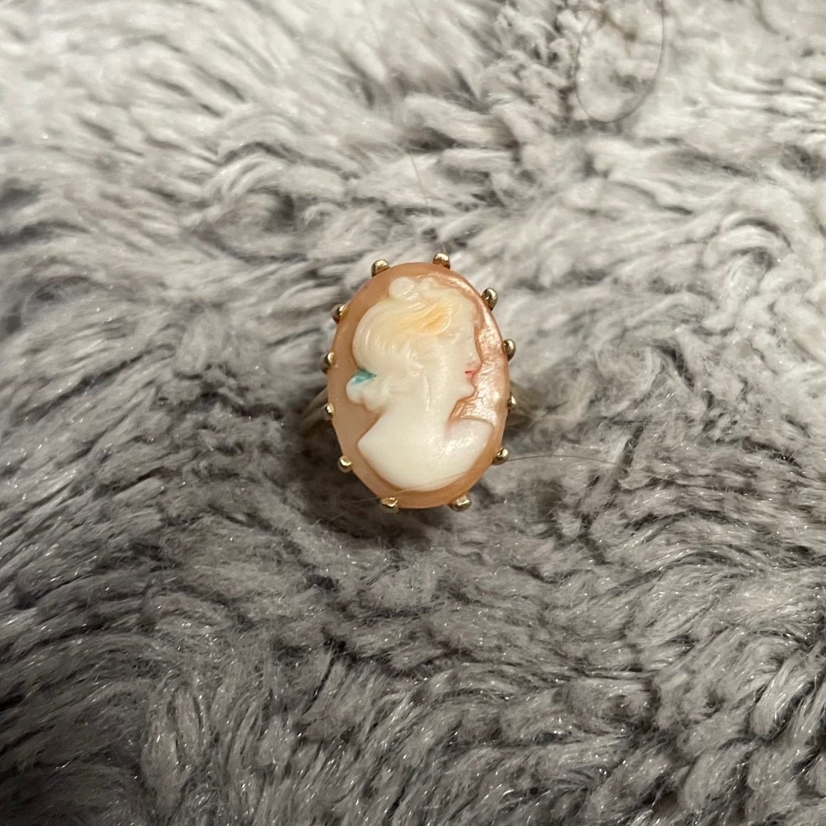 Vintage Pink/Salmon/Beige Cameo Ring 14K Gold Size 8