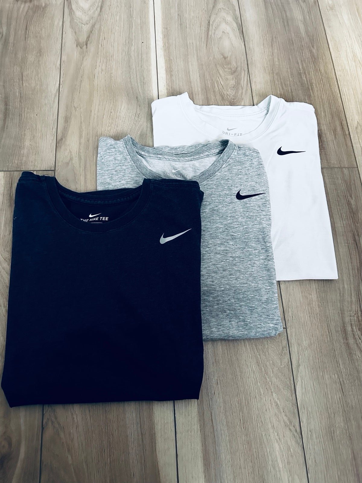 Nike Dri-Fit shirts size M