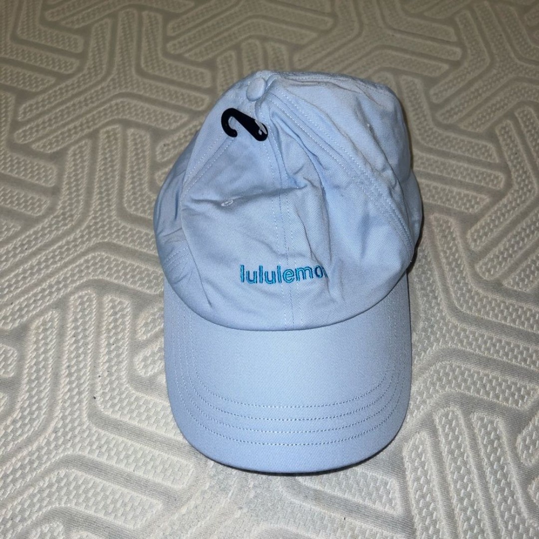 NEW LULULEMON HAT NWT S/M