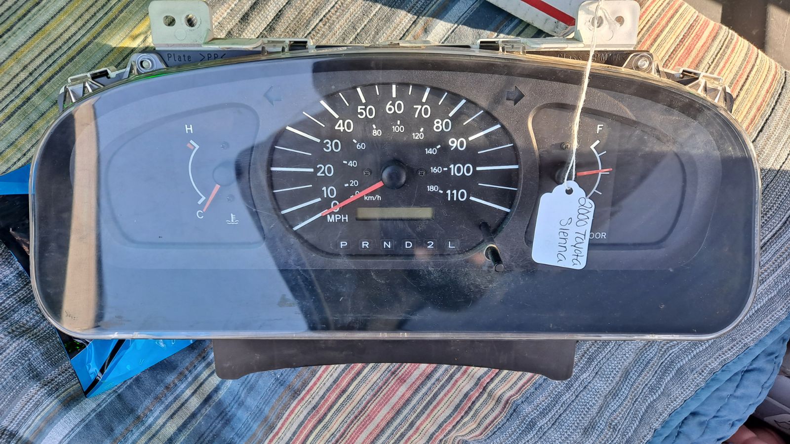 2000 Toyota Sienna CE Speedometer