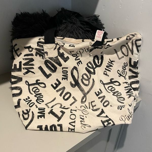Victoria’s Secret PINK duffel zippered tote bag brand new Victoria’s Secret PINK duffel zippered tote bag brand new