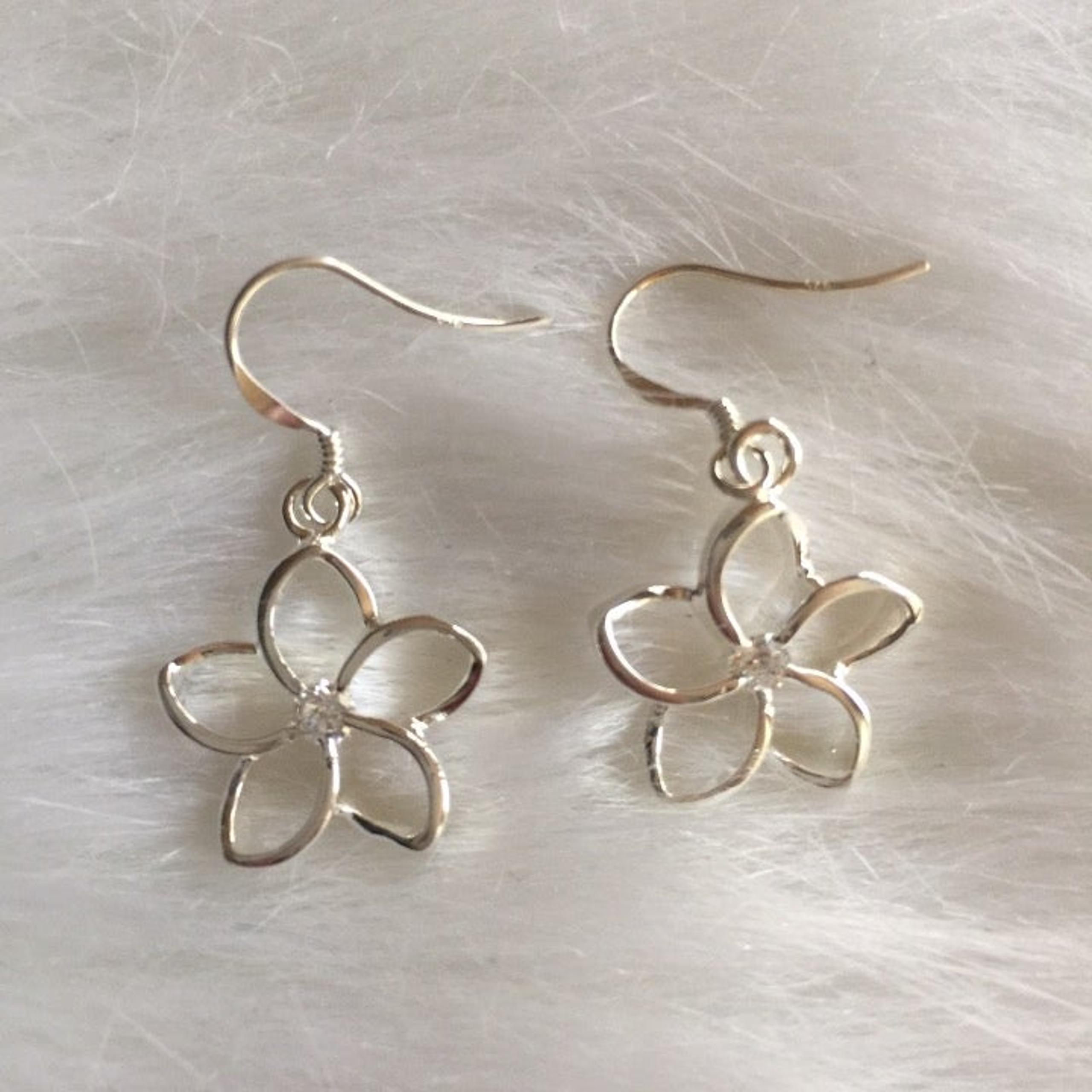 K & W Sterling Silver 18 mm Fl. Earrings